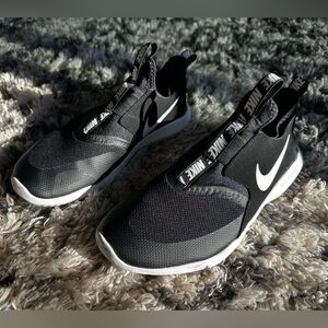 Nike Flex Runner Size 7Y (Big Kids)